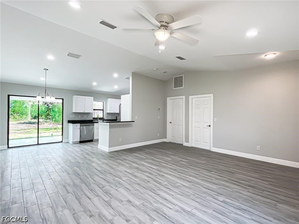 919 Ne 35th Lane - Photo 2