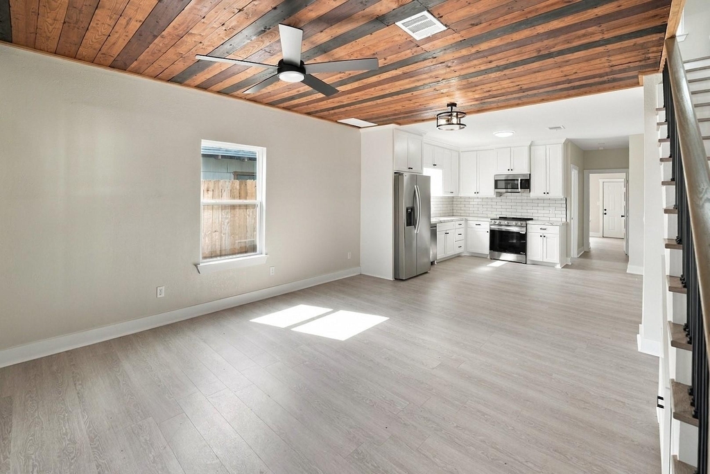 1720 Pasadena Street - Photo 9