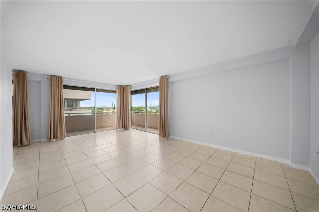 4807 Sunset Court - Photo 4