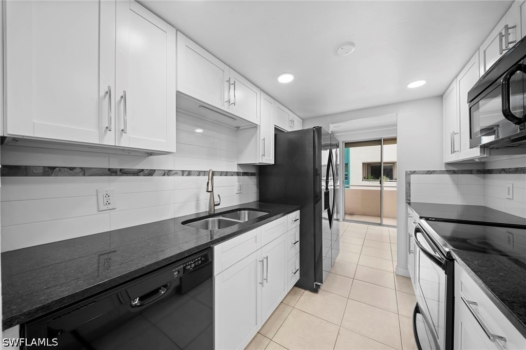 4807 Sunset Court - Photo 6