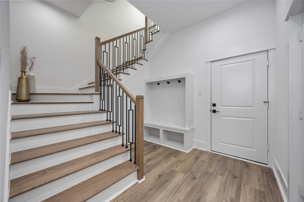 1941 Knoll Square Drive - Photo 2