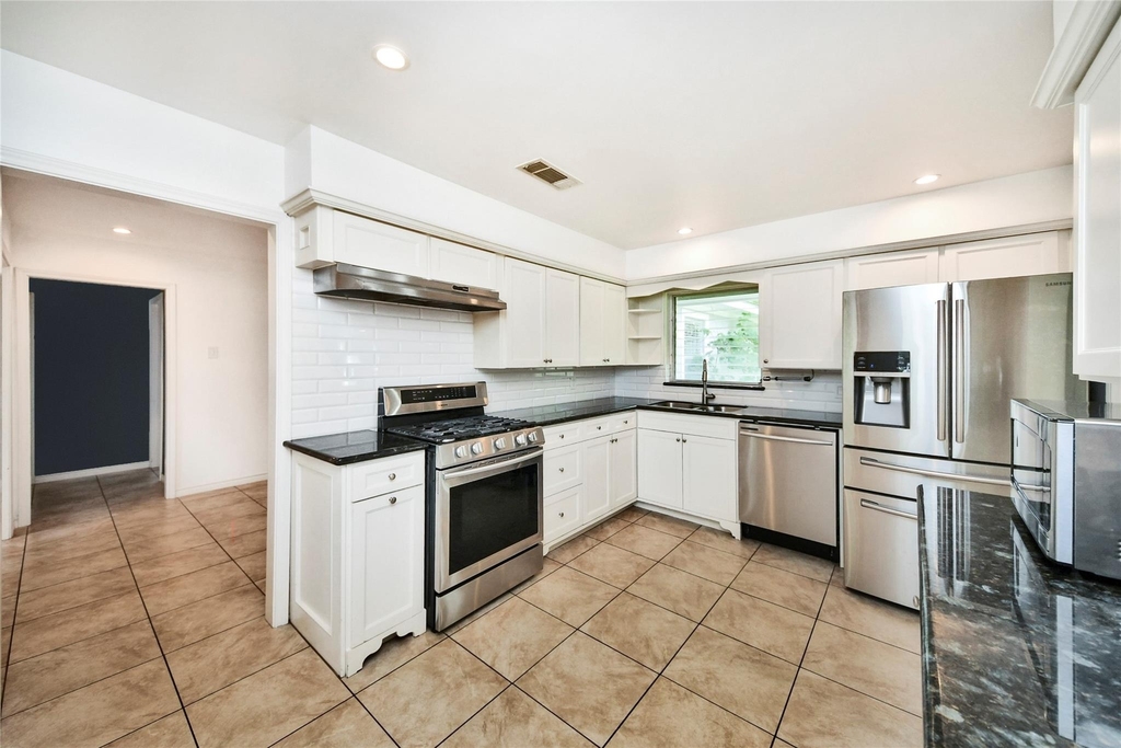 706 Arvana Street - Photo 16