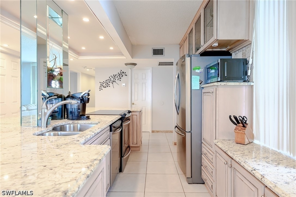 4001 Gulf Shore Boulevard N - Photo 11