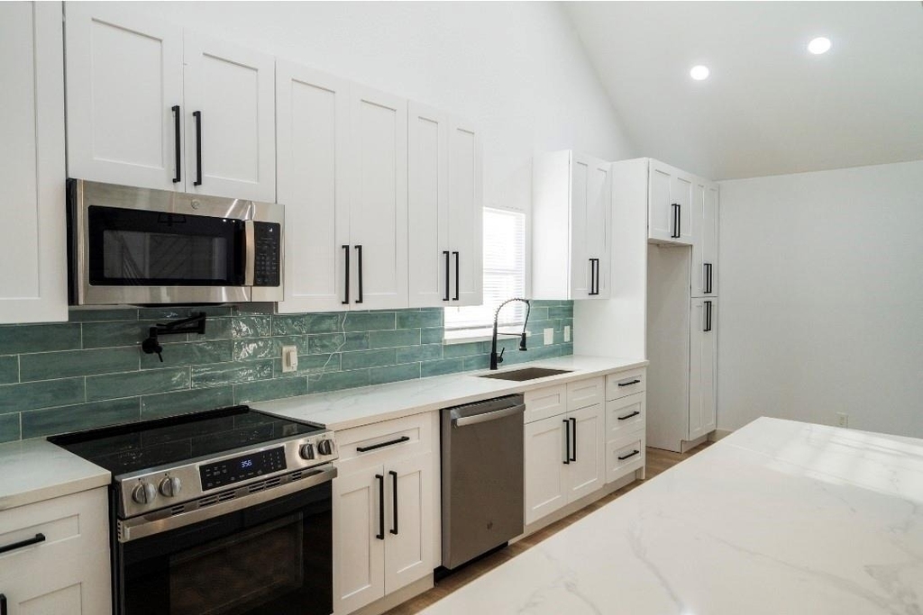 1402 Bayou Shore Drive - Photo 12