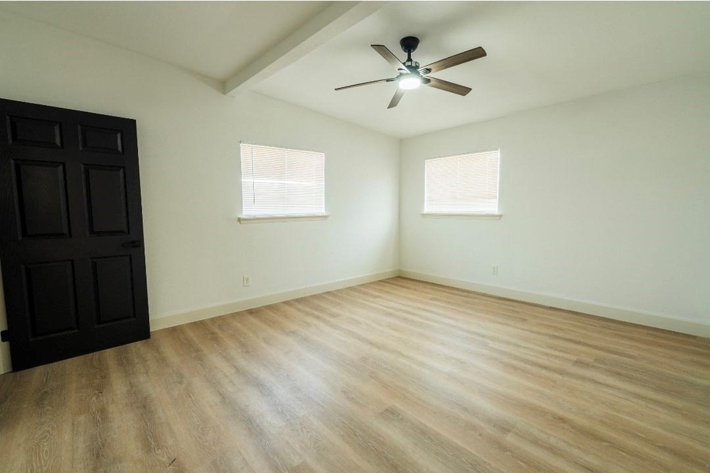 1402 Bayou Shore Drive - Photo 25