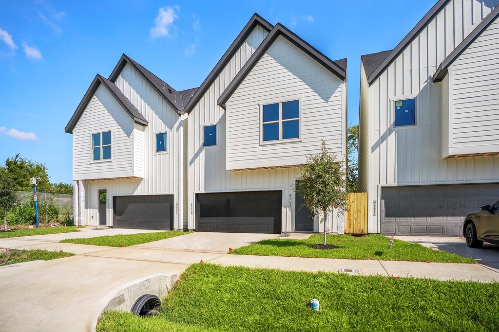 4201 Oats Street - Photo 1