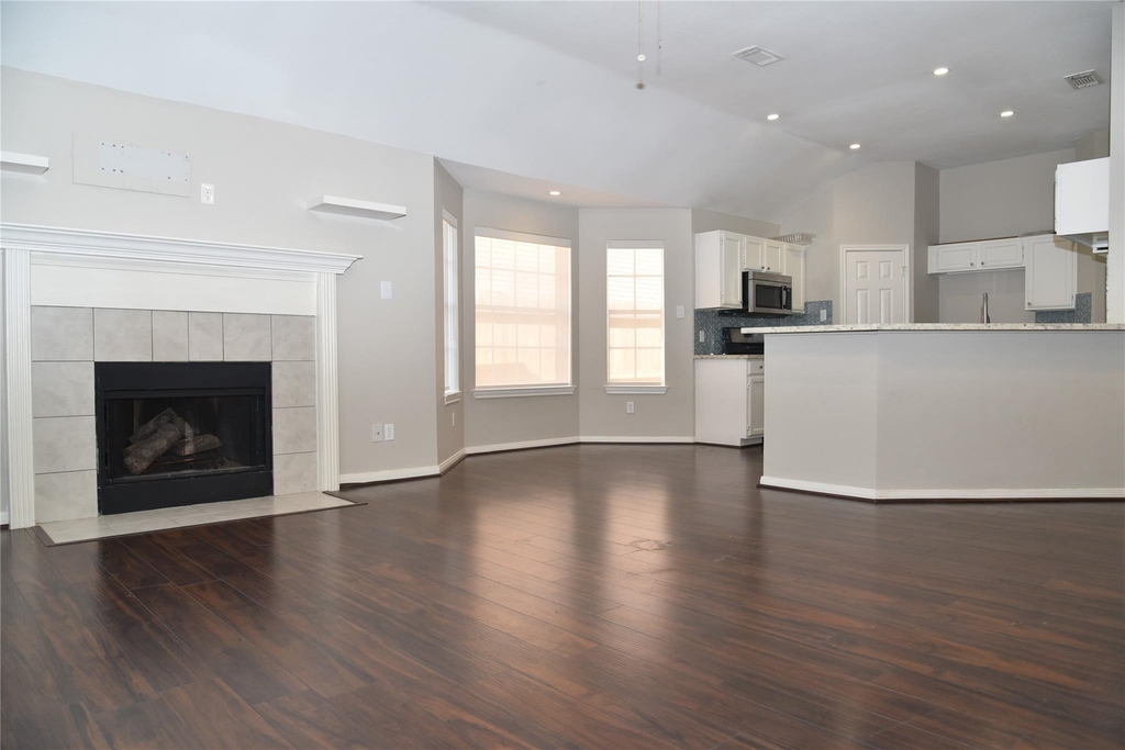 5723 Parryville Drive - Photo 3