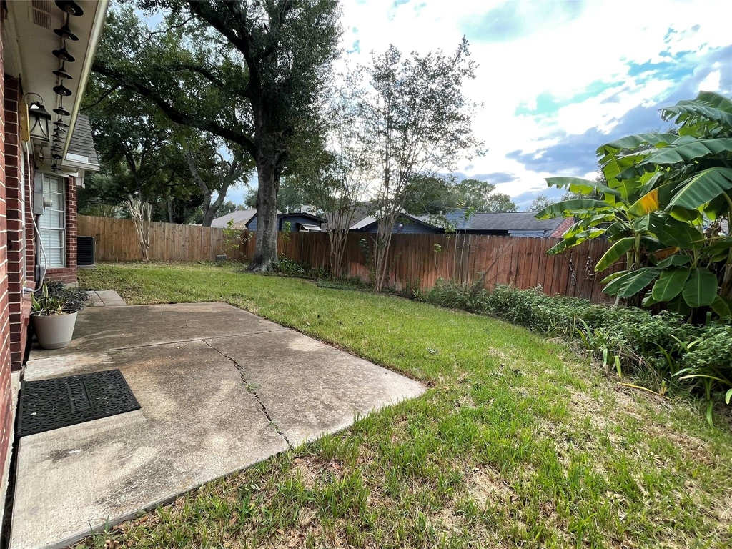 5723 Parryville Drive - Photo 18