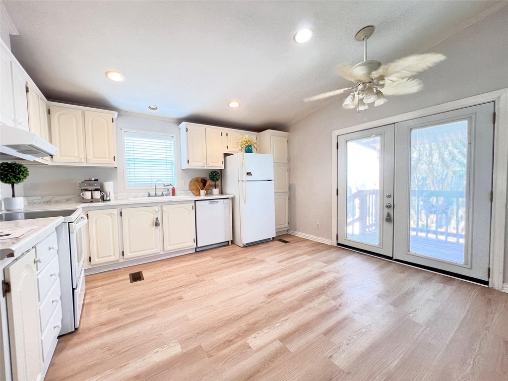 10214 Elderberry Park Lane - Photo 9