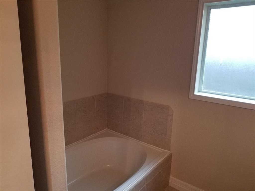 2039 Beacon Chase Ct - Photo 6