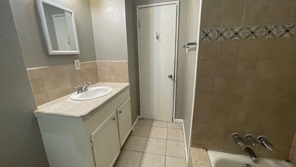 8303 Saint Lo Road - Photo 9