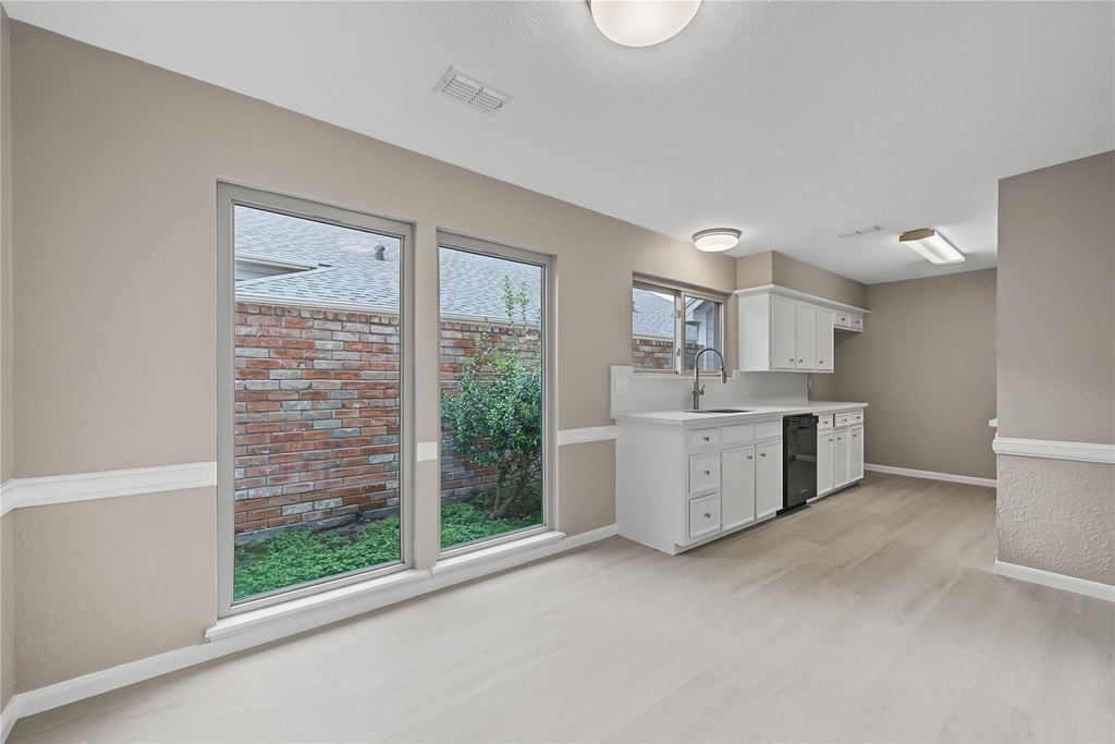 9606 Sandstone Street - Photo 11