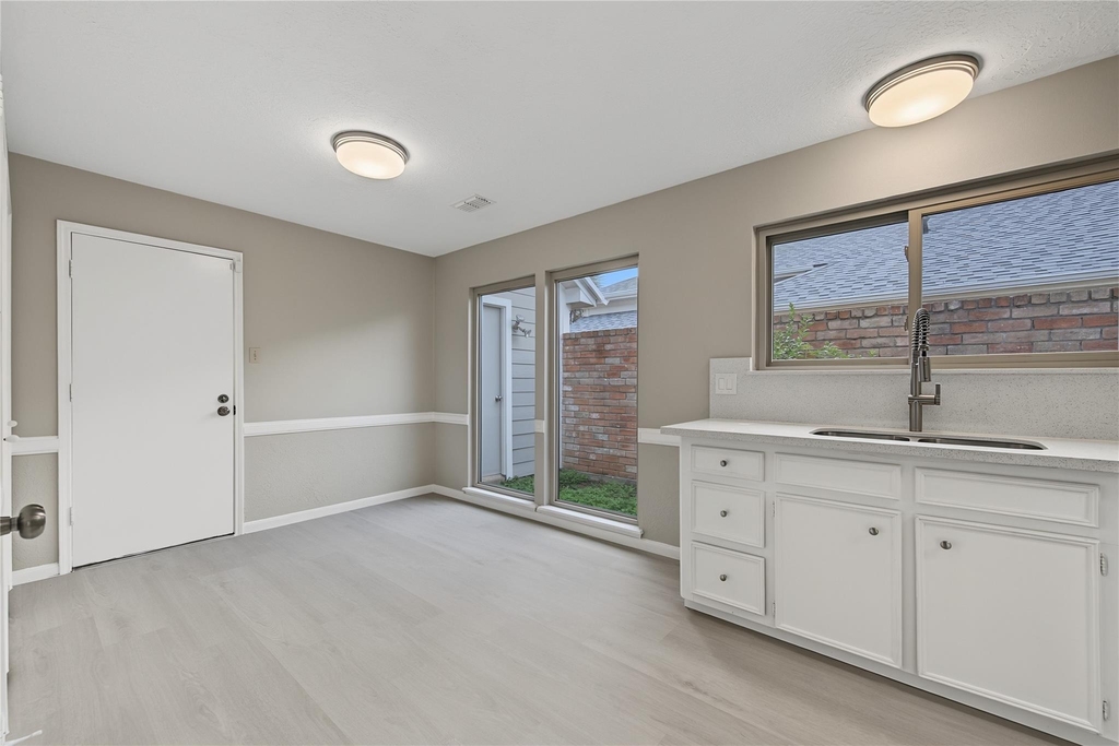 9606 Sandstone Street - Photo 16