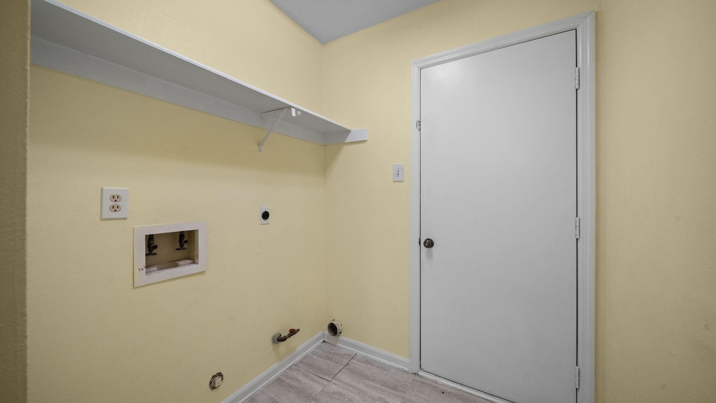 7035 Redwood Falls Drive - Photo 15