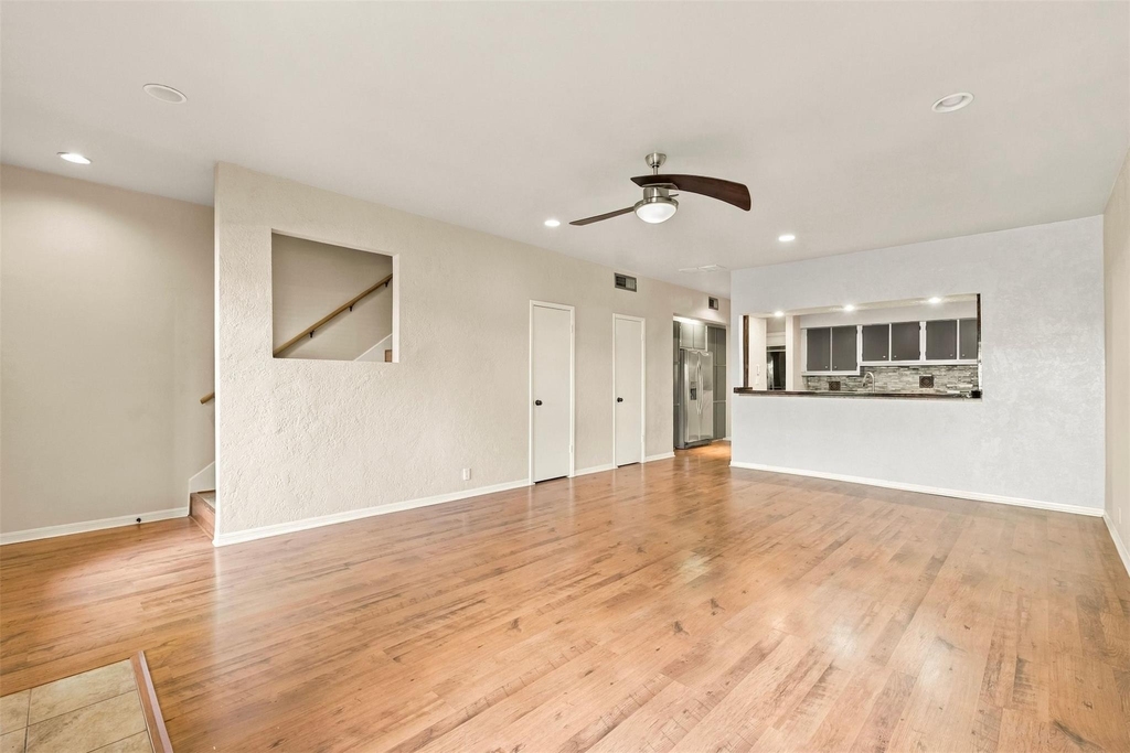1646 Prairie Mark Lane - Photo 3