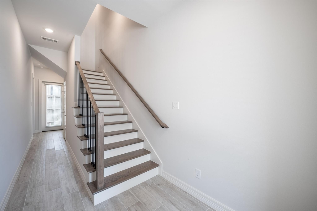 10915 Upland Retreat Drive - Photo 2
