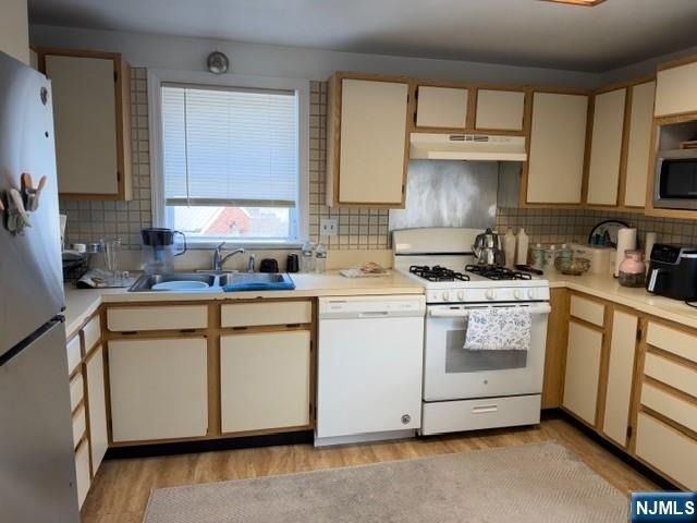 449 Central - Photo 2