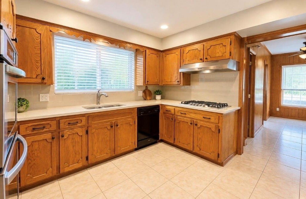 6443 Lawndale Street - Photo 2