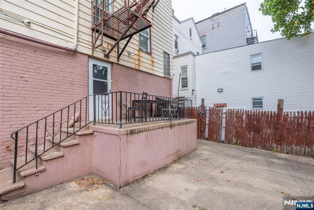 169 Woodside - Photo 18
