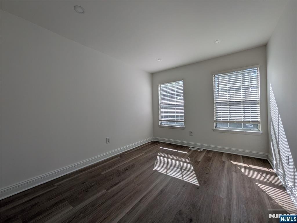 556 Windsor - Photo 10