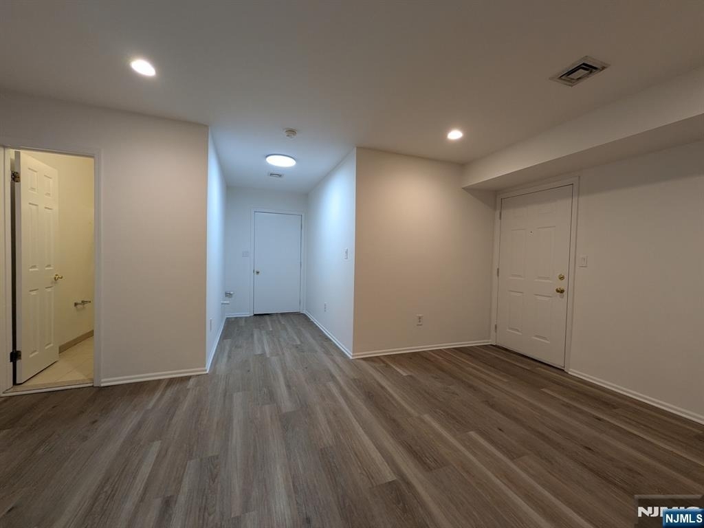 556 Windsor - Photo 12