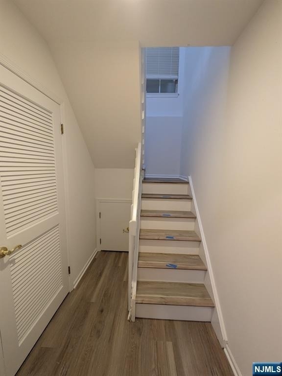 556 Windsor - Photo 13