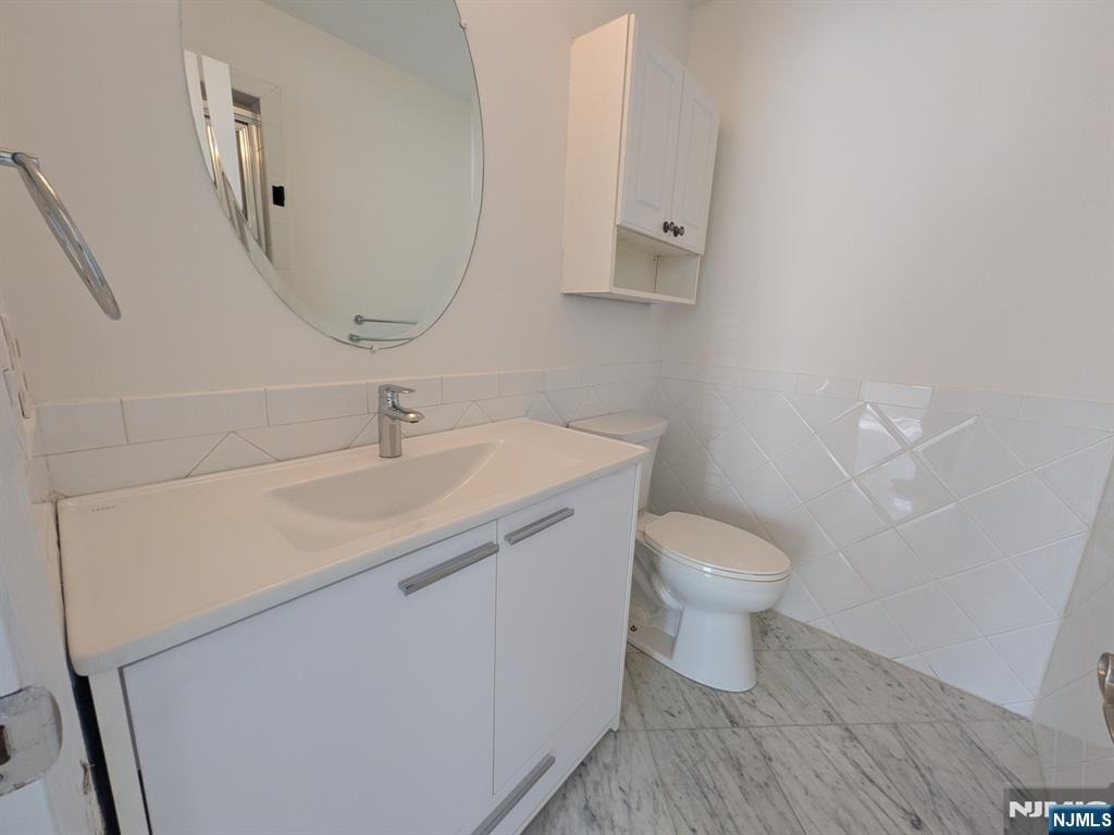 556 Windsor - Photo 9