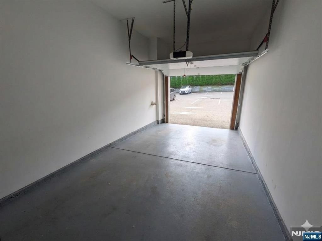 556 Windsor - Photo 16