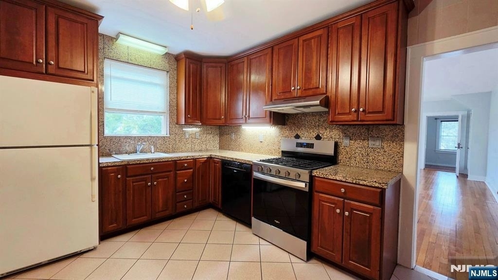181 Grand - Photo 3