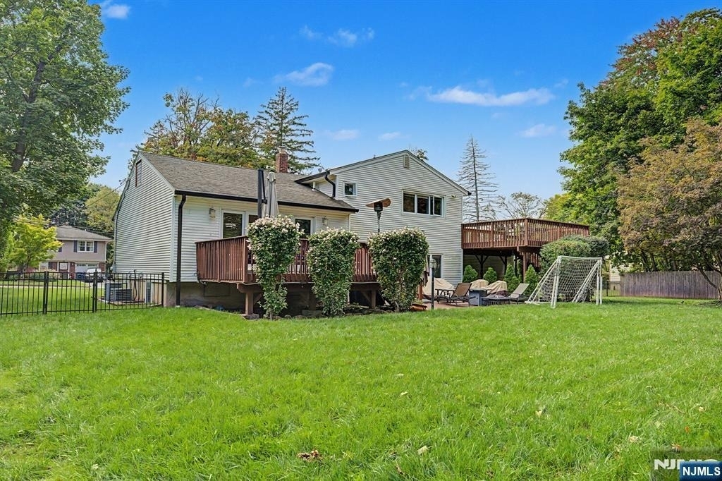61 Center - Photo 36