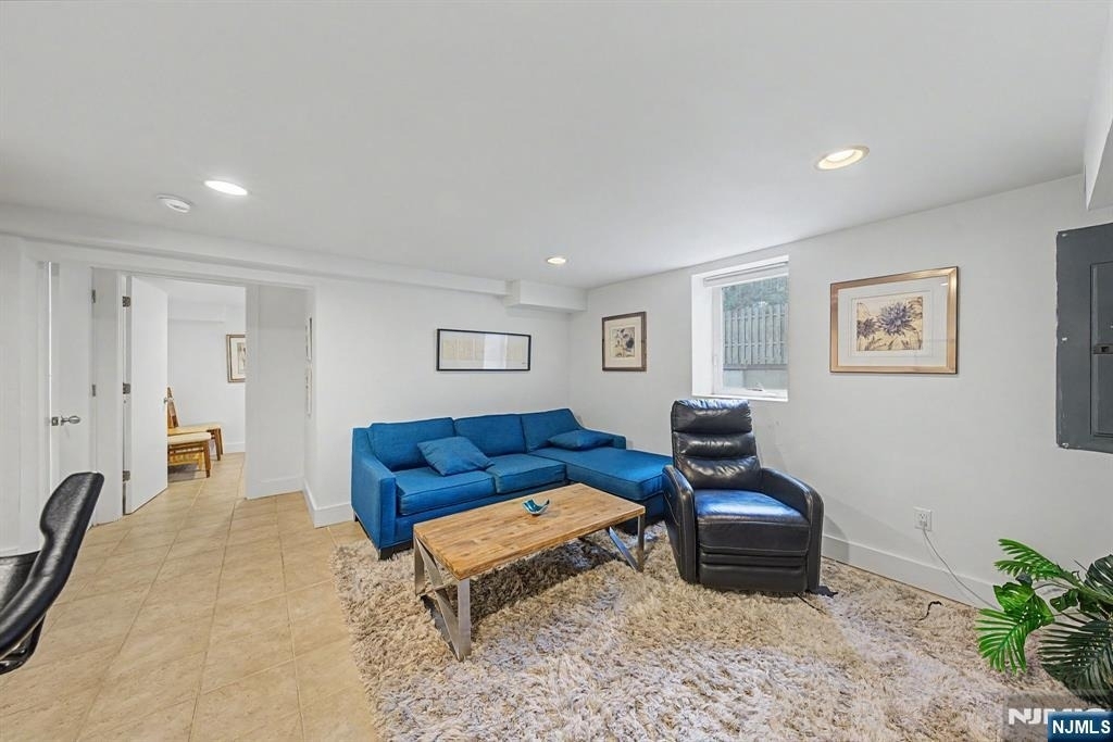 61 Center - Photo 27