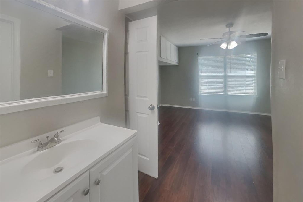 10115 Prospect Hill Drive - Photo 9