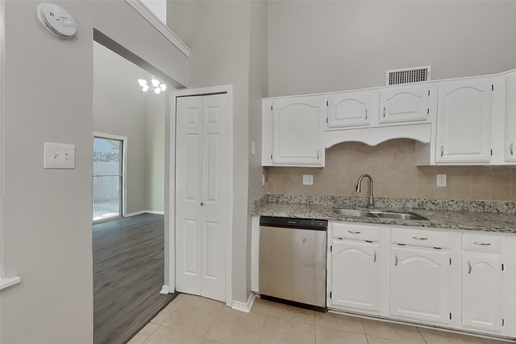 10115 Prospect Hill Drive - Photo 4