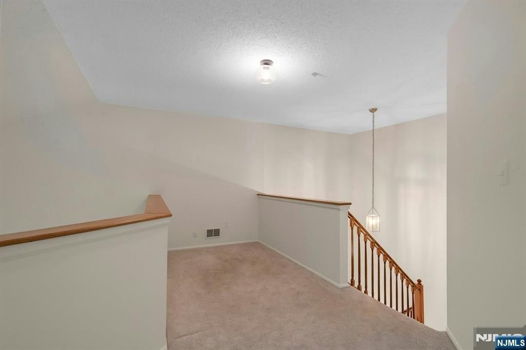 1121 Hyde Park - Photo 16