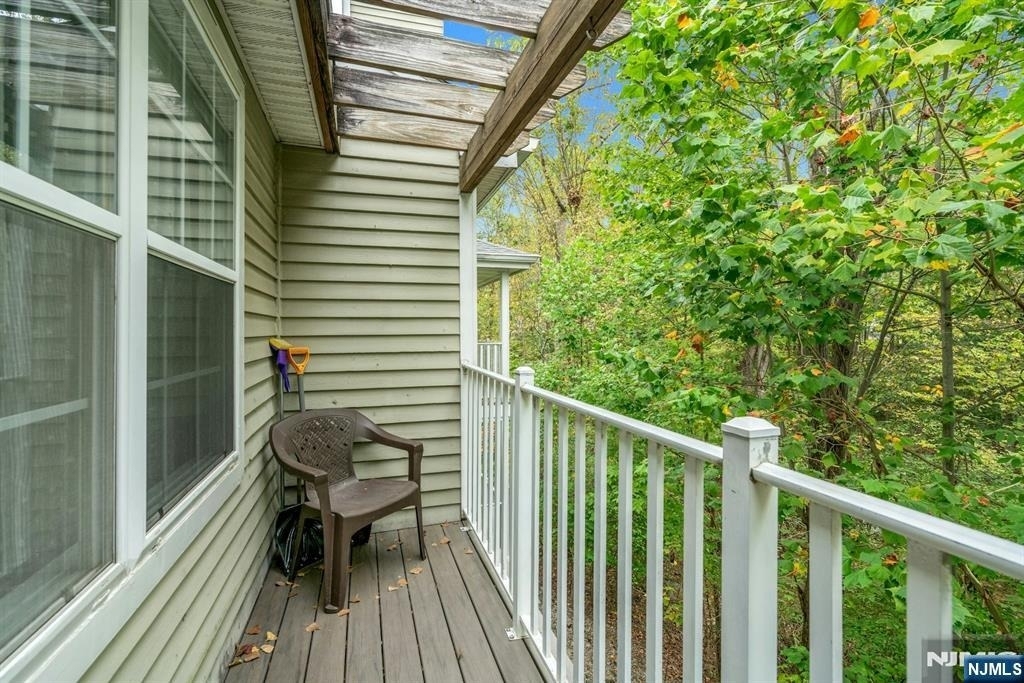 1121 Hyde Park - Photo 19