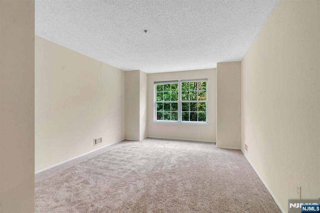 1121 Hyde Park - Photo 17