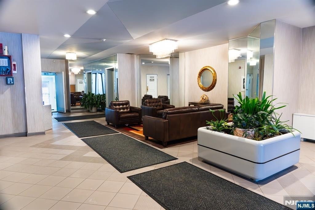 2180 Center - Photo 3