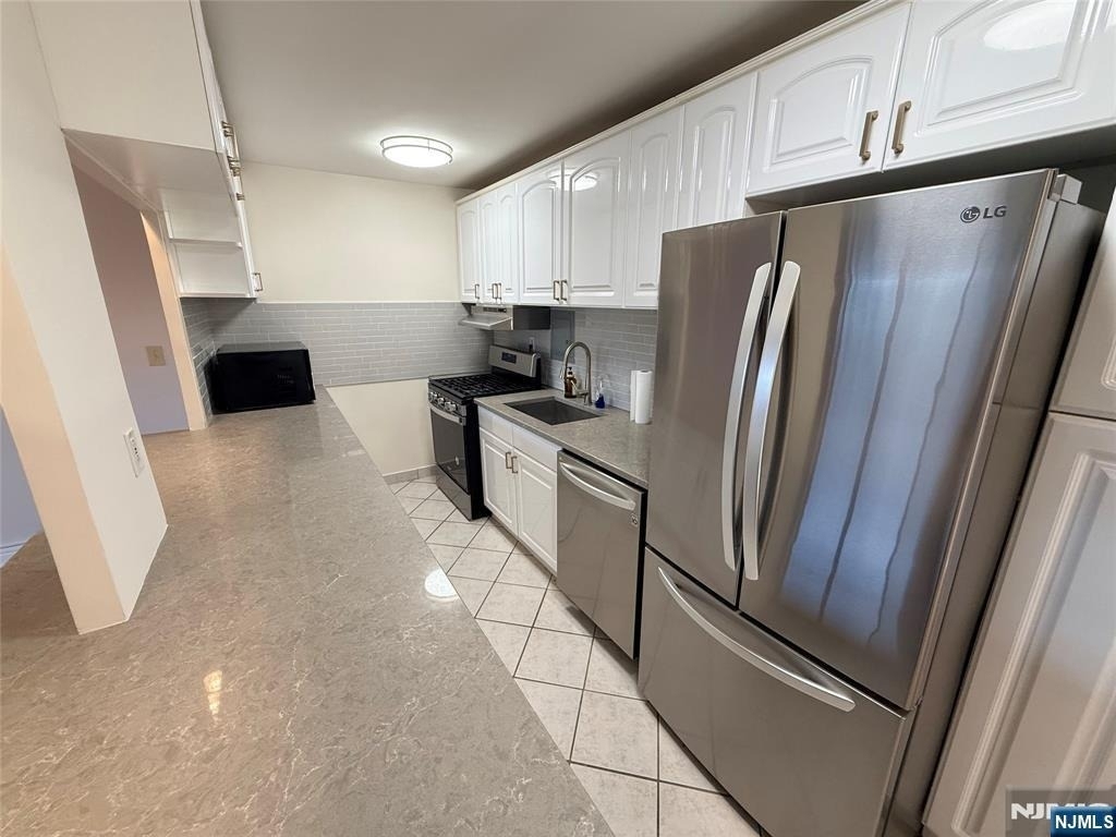 2180 Center - Photo 5