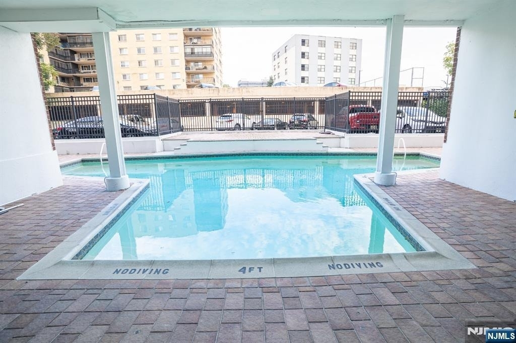 2180 Center - Photo 20
