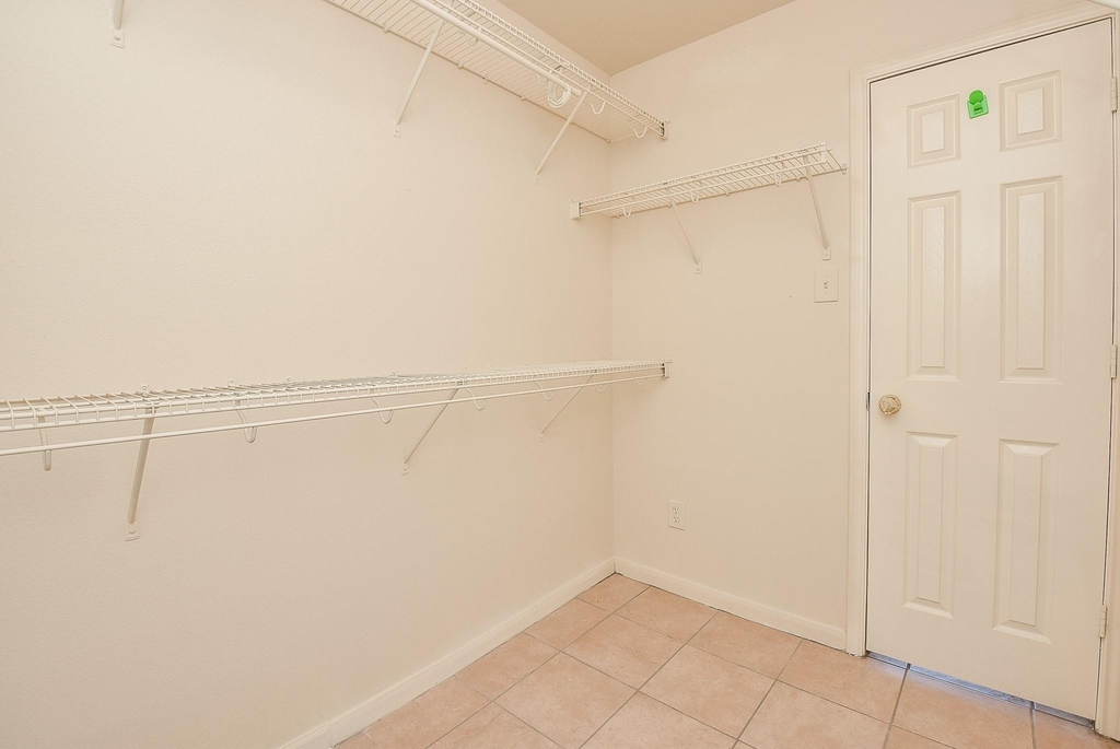 23527 Maple View Drive - Photo 10