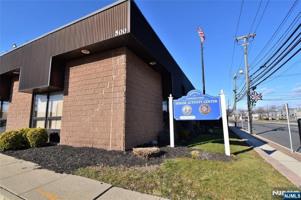 28 Elmhurst - Photo 34