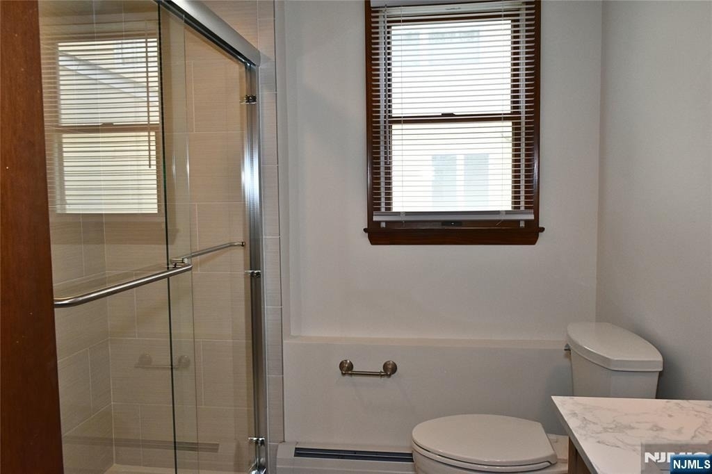 28 Elmhurst - Photo 17