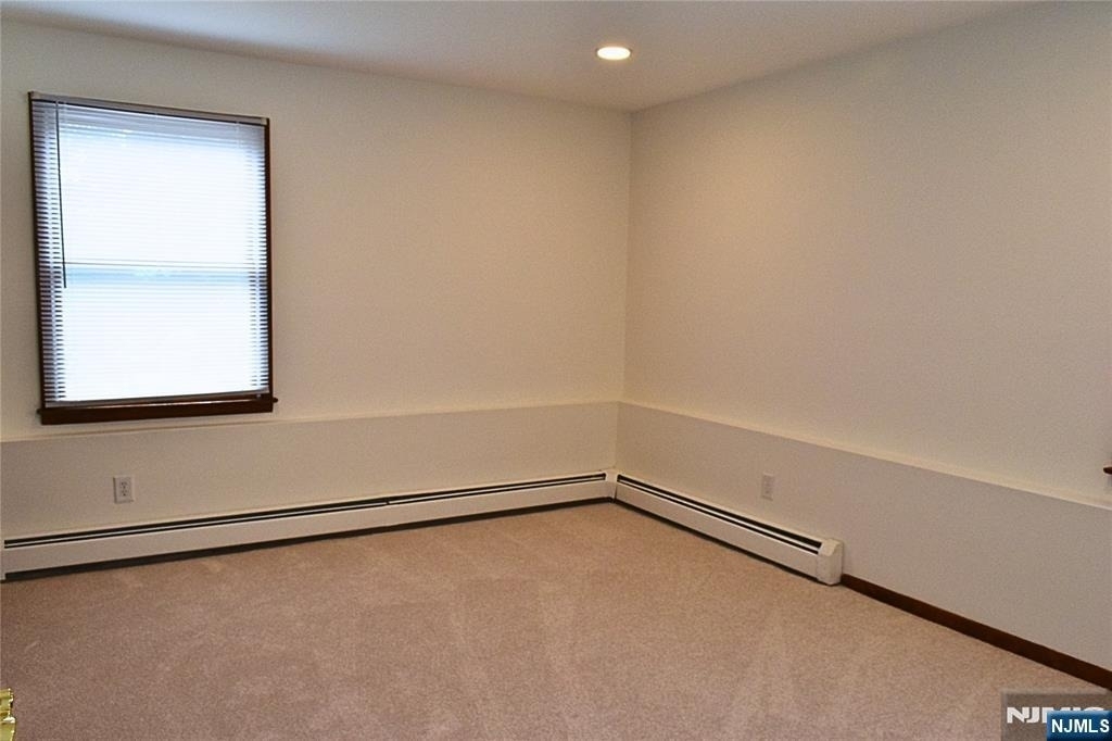 28 Elmhurst - Photo 12