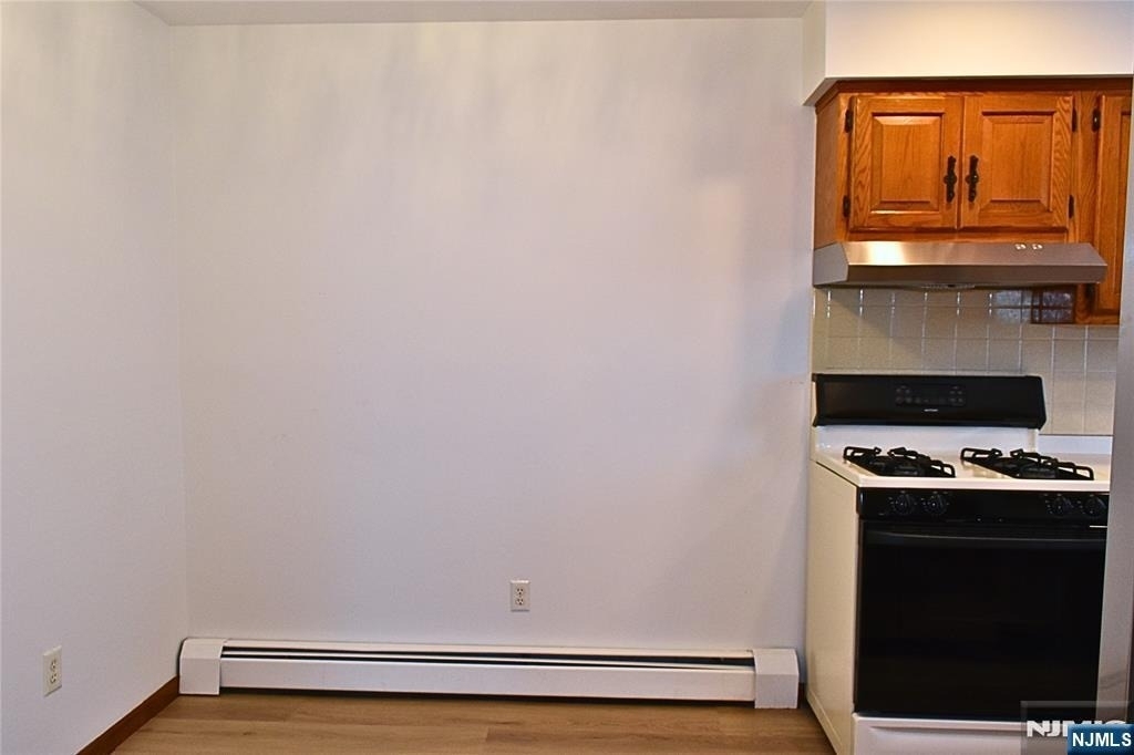 28 Elmhurst - Photo 9