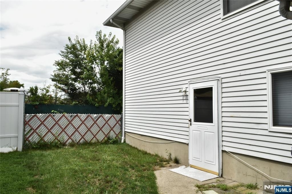 28 Elmhurst - Photo 1