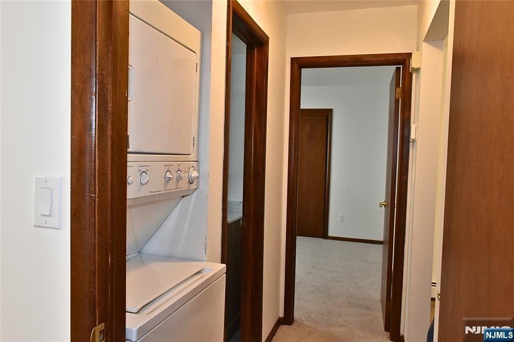 28 Elmhurst - Photo 16