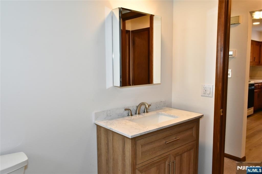 28 Elmhurst - Photo 20