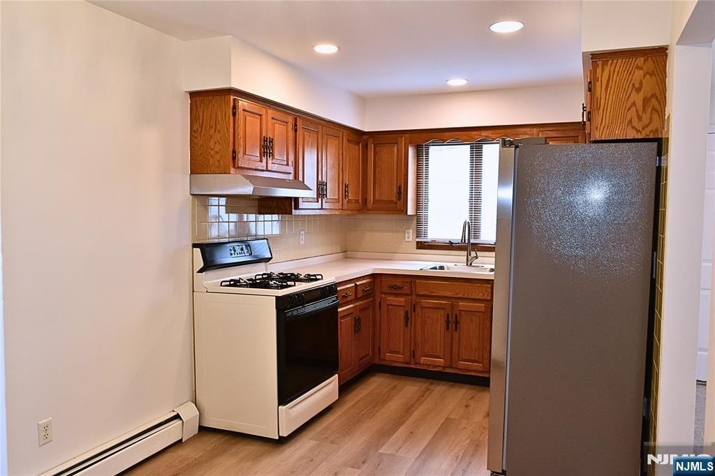 28 Elmhurst - Photo 10