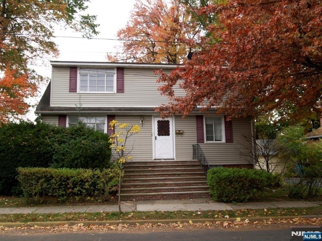 132 Queen Anne - Photo 1