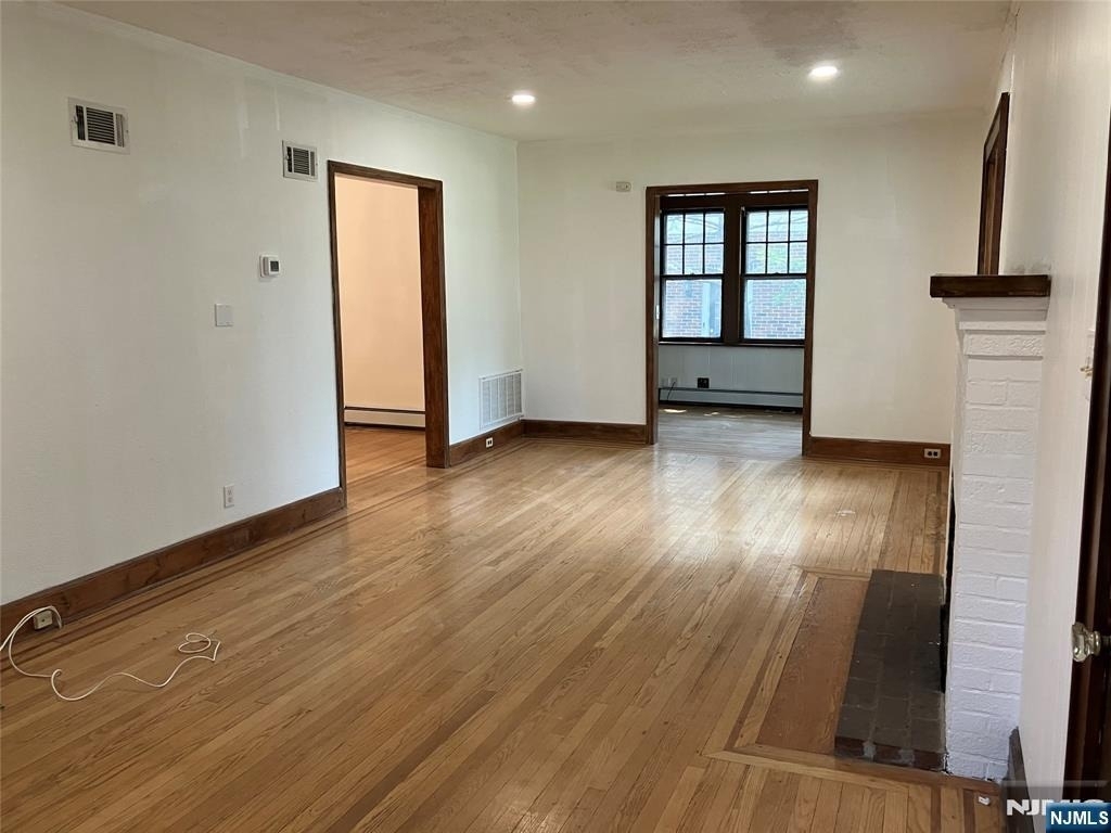 325 Bogert - Photo 3